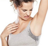 日常生活中如何预防呢？青岛皮肤病医院预防腋臭的4种方式
