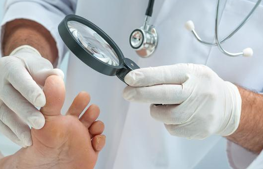 近日发布:灰指甲患者有哪些治疗方法？青岛皮肤病医院前十排名